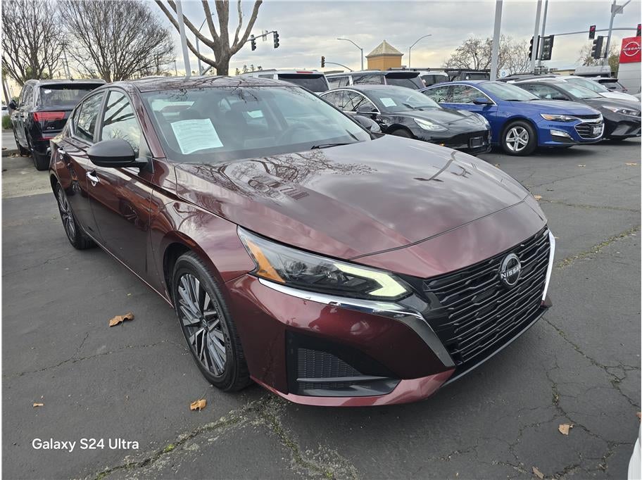 2024 Nissan Altima 2.5 SV Sedan 4D