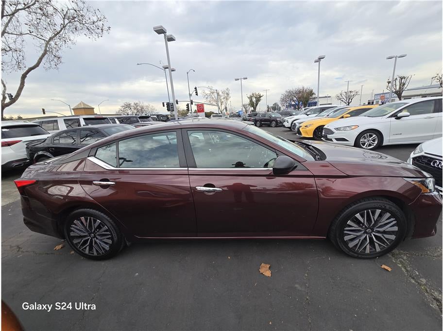 2024 Nissan Altima 2.5 SV Sedan 4D