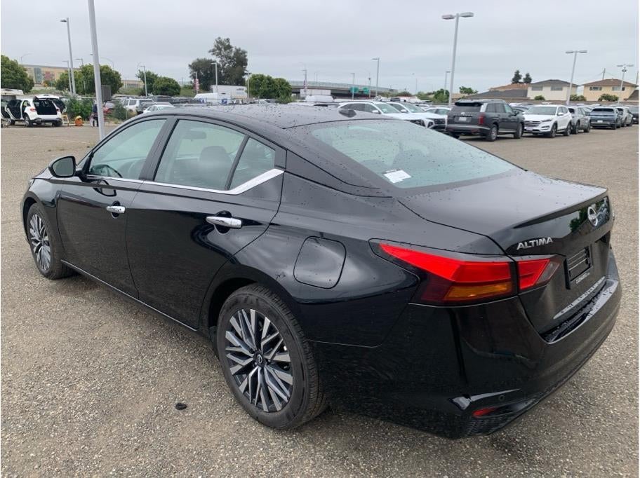 2025 Nissan Altima 2.5 SV Sedan 4D