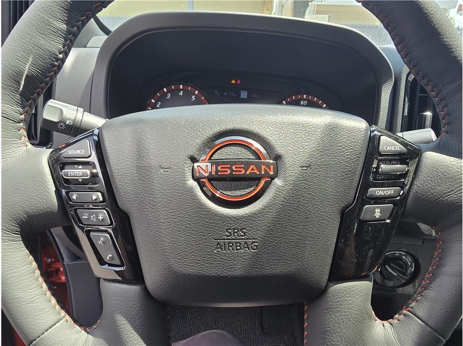 2025 Nissan Frontier Crew Cab PRO-4X Pickup 4D 5 ft