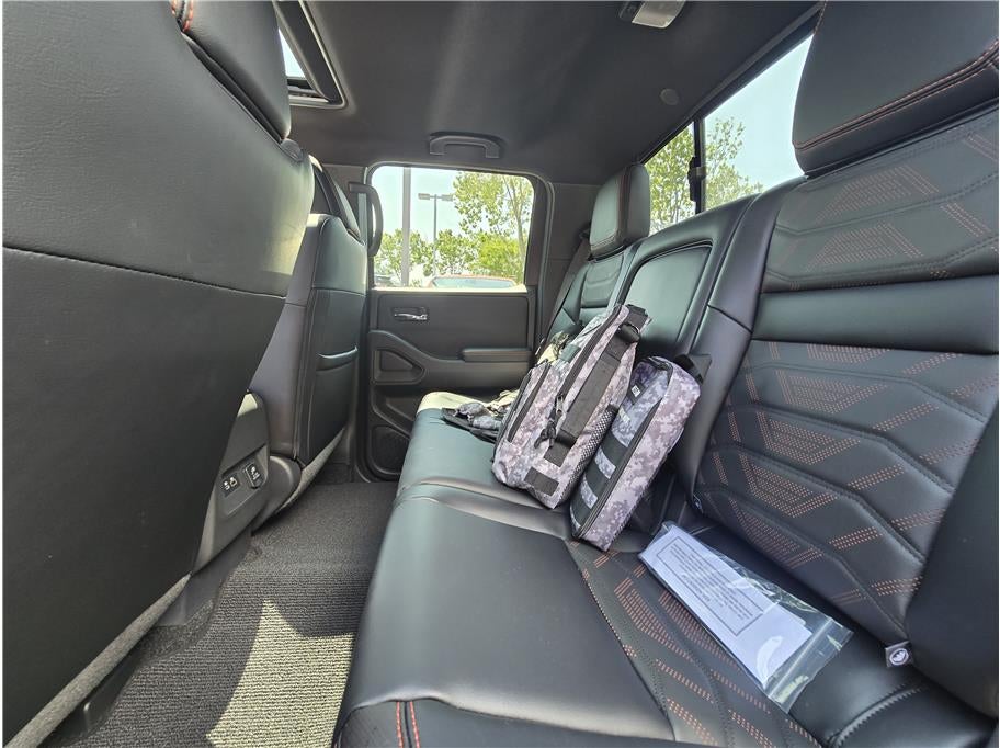 2025 Nissan Frontier Crew Cab PRO-4X Pickup 4D 5 ft