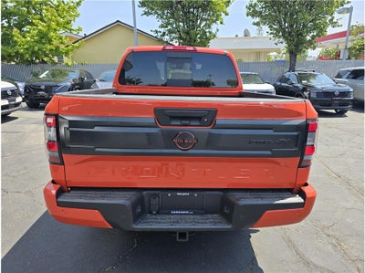 2025 Nissan Frontier Crew Cab PRO-4X Pickup 4D 5 ft