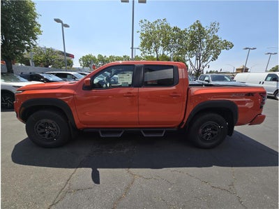 2025 Nissan Frontier Crew Cab PRO-4X Pickup 4D 5 ft