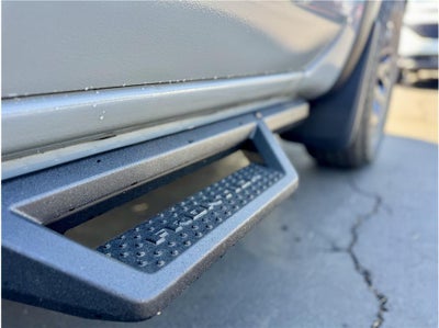 2025 Nissan Frontier Crew Cab PRO-4X Pickup 4D 5 ft