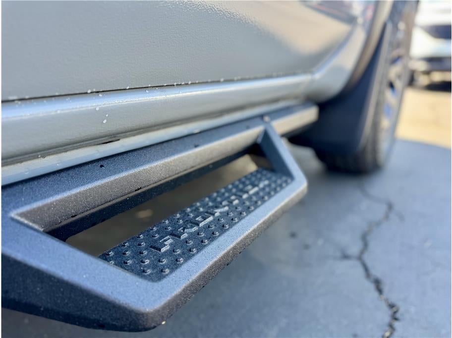 2025 Nissan Frontier Crew Cab PRO-4X Pickup 4D 5 ft