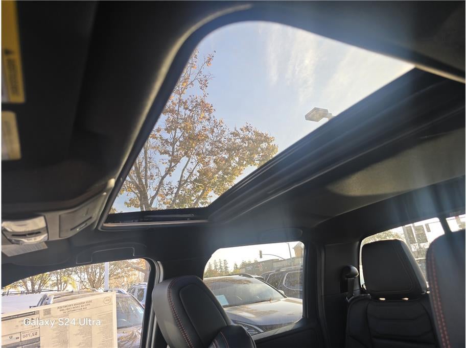 2026 Nissan Frontier Crew Cab PRO-4X Pickup 4D 6 ft