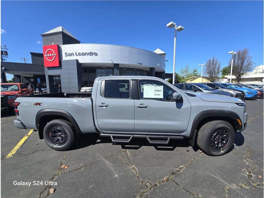 2026 Nissan Frontier Crew Cab SV Pickup 4D 6 ft