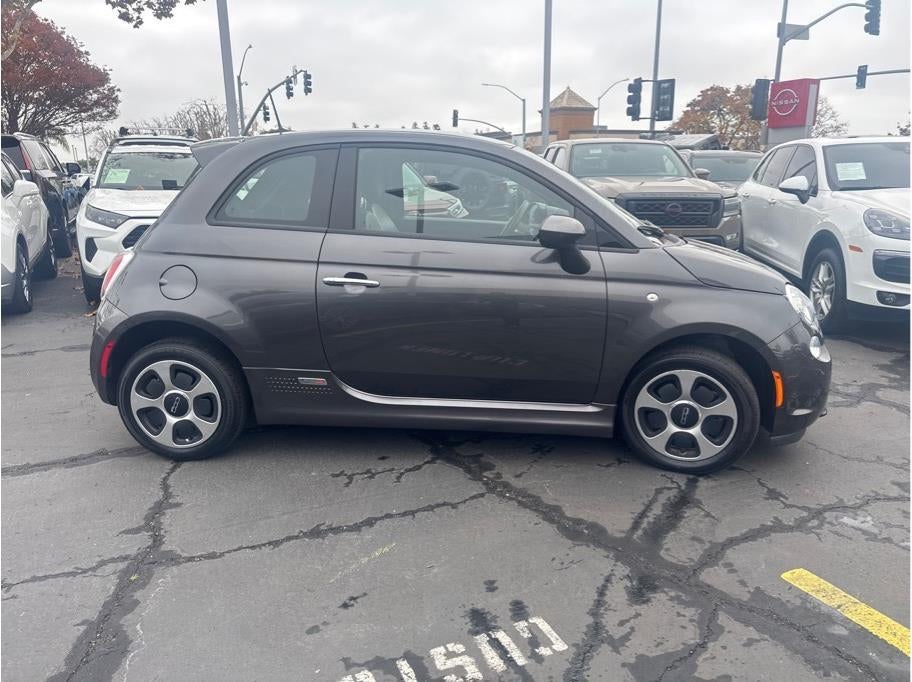 2019 FIAT 500e Hatchback 2D