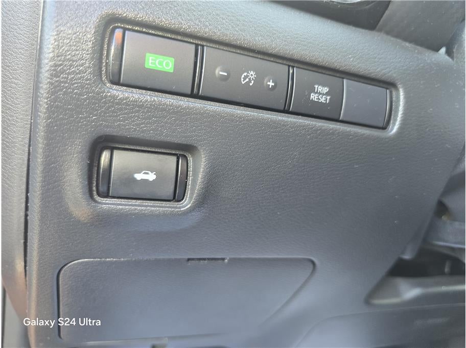 2023 Nissan Sentra SR Sedan 4D