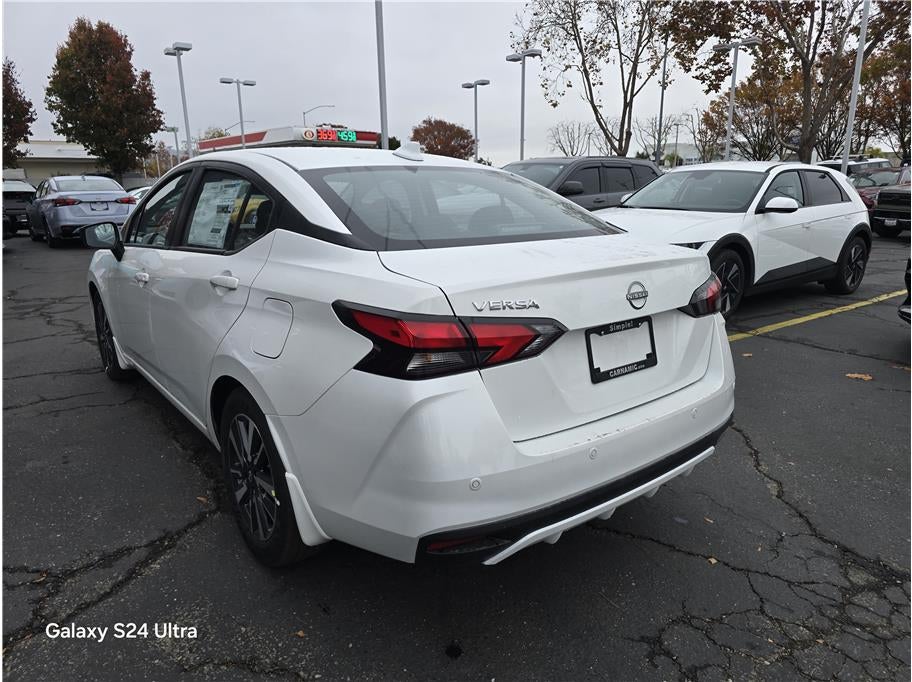 2025 Nissan Versa SV