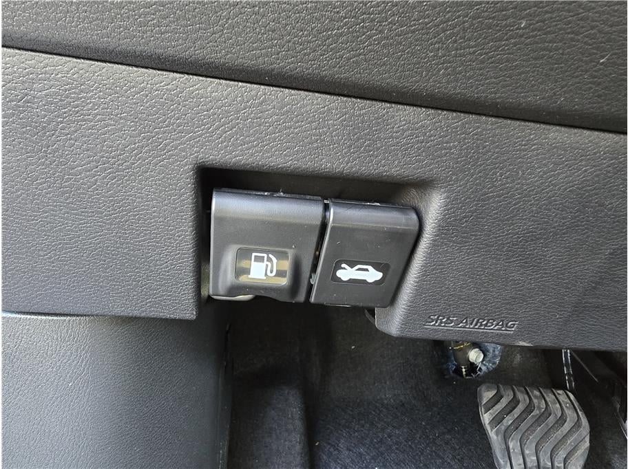 2025 Nissan Versa SV Sedan 4D