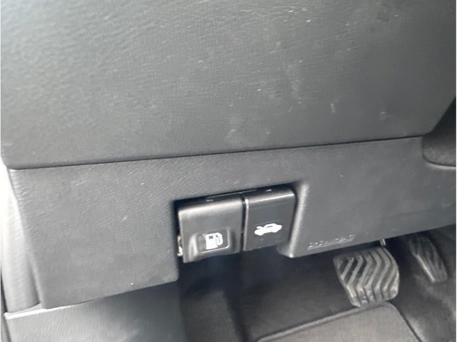 2025 Nissan Versa SR Sedan 4D