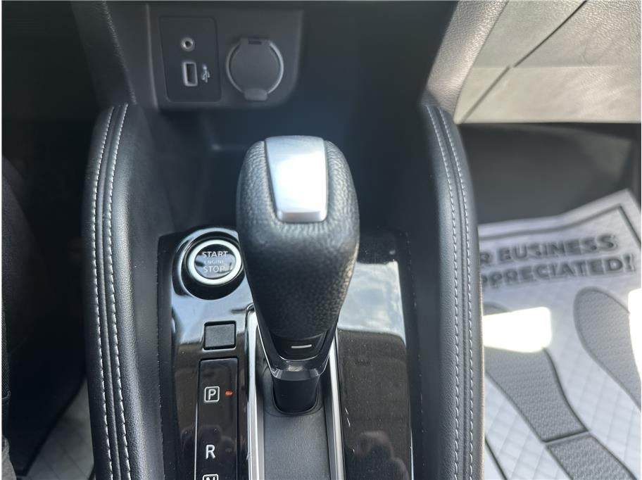 2019 Nissan Kicks SR Sport Utility 4D