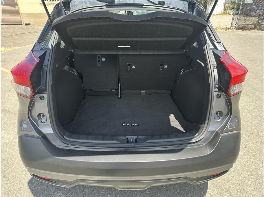 2019 Nissan Kicks SR Sport Utility 4D