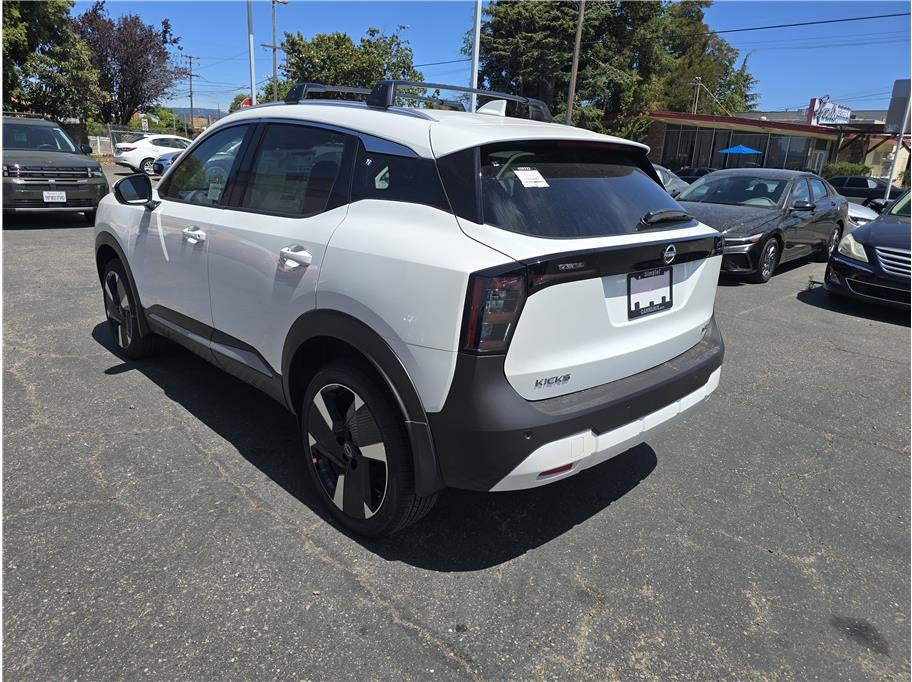 2025 Nissan Kicks SR Sport Utility 4D