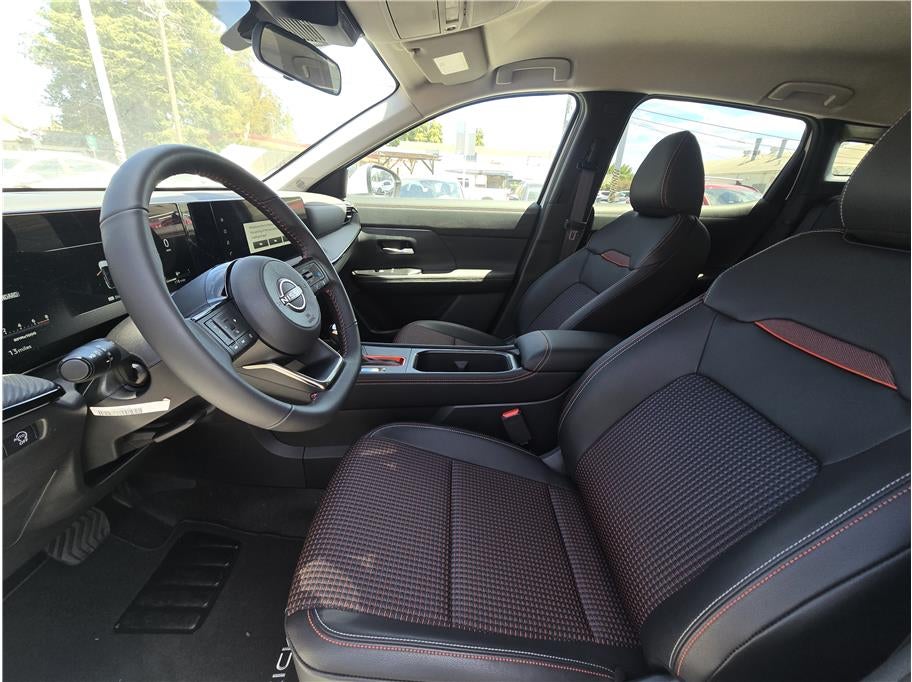 2025 Nissan Kicks SR Sport Utility 4D