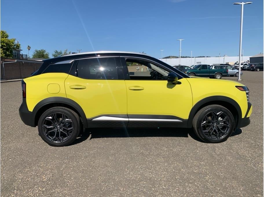 2026 Nissan Kicks SR Sport Utility 4D