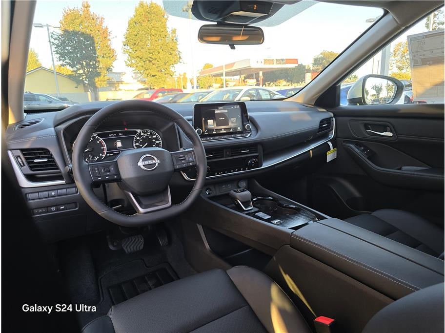 2026 Nissan Rogue SV Sport Utility 4D