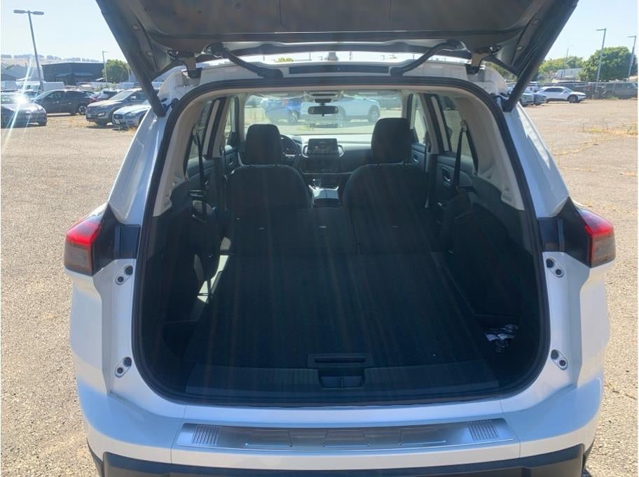 2026 Nissan Rogue SV (2026.5) Sport Utility 4D