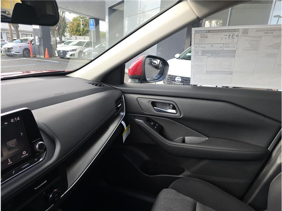 2026 Nissan Rogue SV Sport Utility 4D