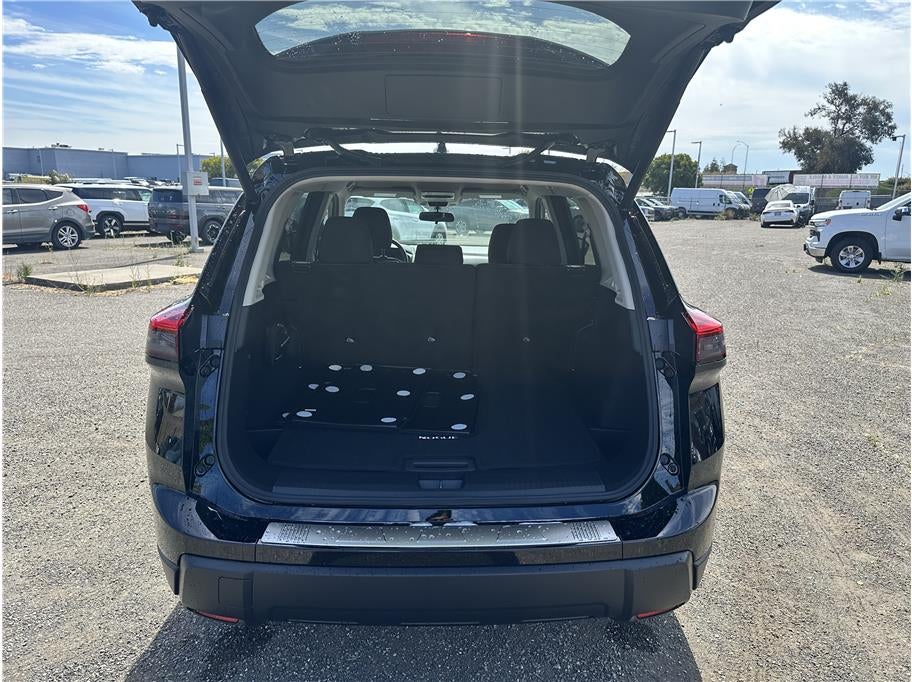 2026 Nissan Rogue SV (2026.5) Sport Utility 4D