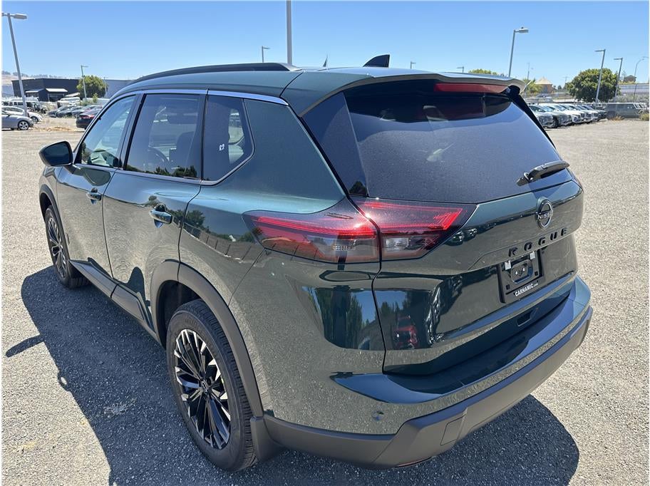 2026 Nissan Rogue Dark Armor (2026.5) Sport Utility 4D