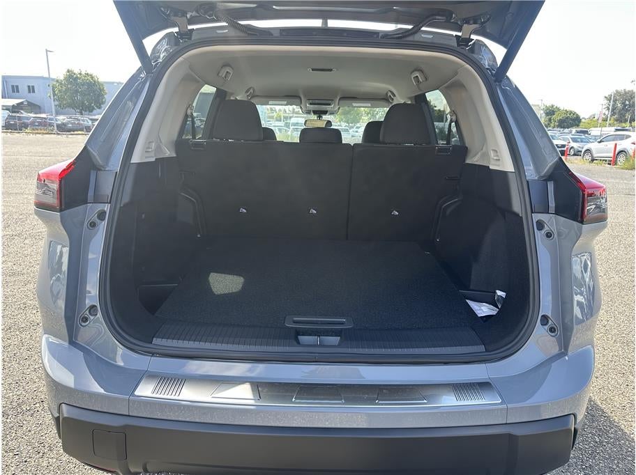 2026 Nissan Rogue SV Sport Utility 4D