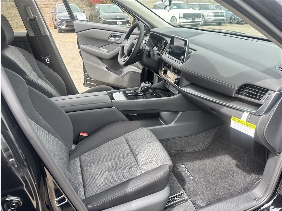 2026 Nissan Rogue SV (2026.5) Sport Utility 4D