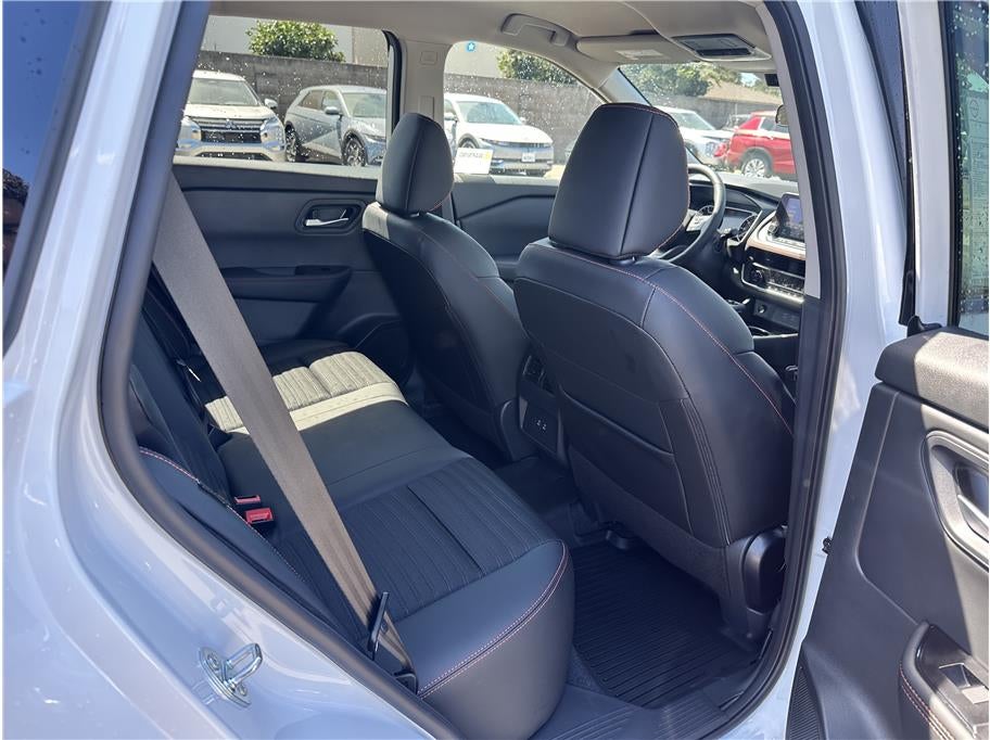 2026 Nissan Rogue SV (2026.5) Sport Utility 4D