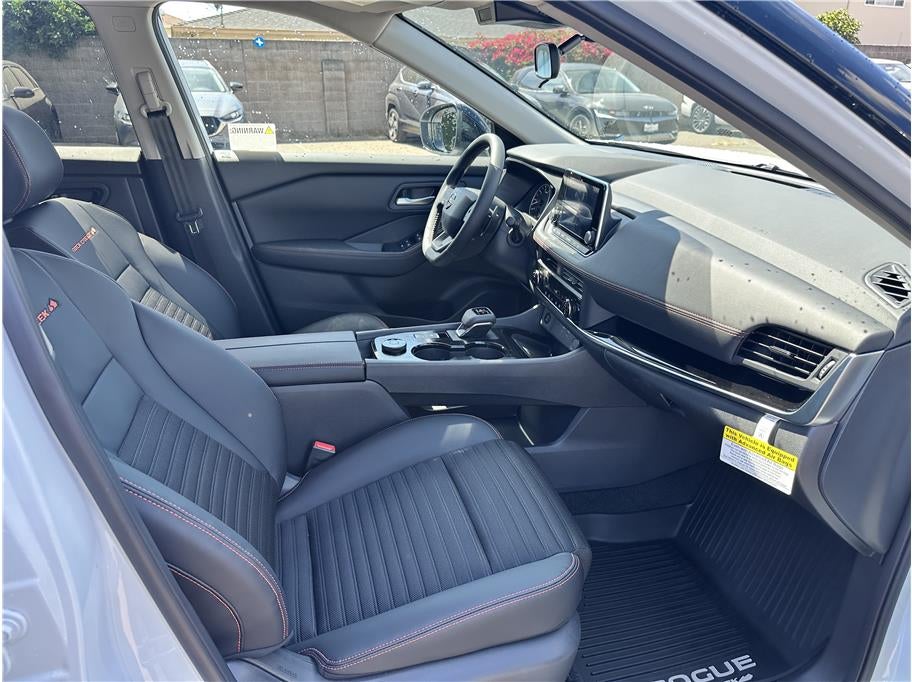 2026 Nissan Rogue SV (2026.5) Sport Utility 4D