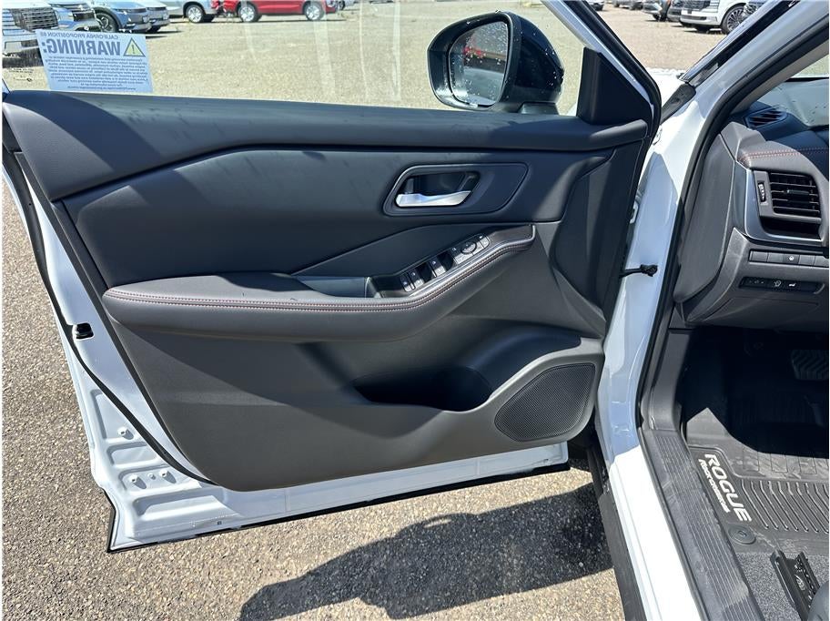 2026 Nissan Rogue SV (2026.5) Sport Utility 4D