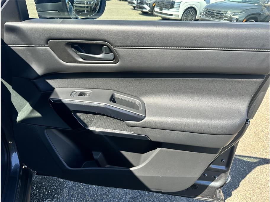 2025 Nissan Pathfinder S Sport Utility 4D