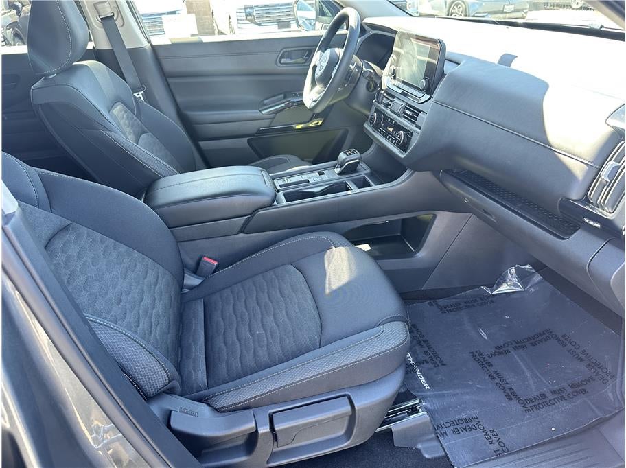 2025 Nissan Pathfinder S Sport Utility 4D