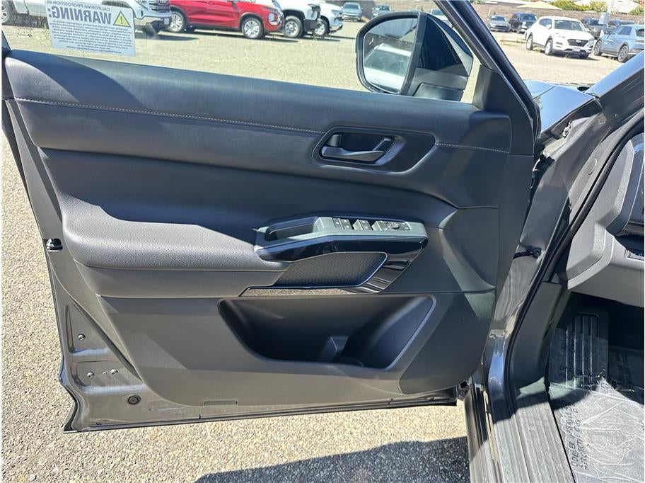 2025 Nissan Pathfinder S Sport Utility 4D