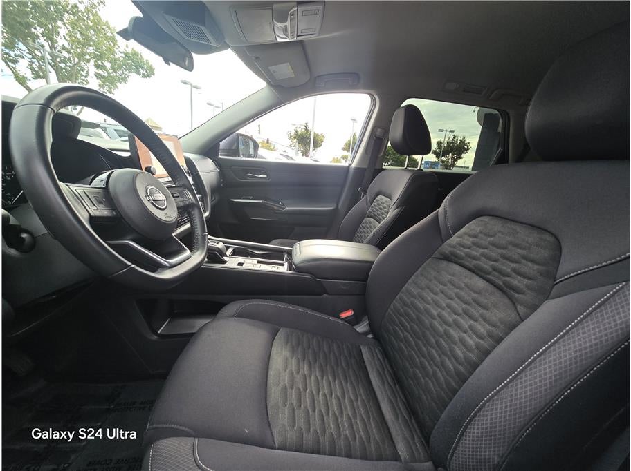 2022 Nissan Pathfinder SV Sport Utility 4D