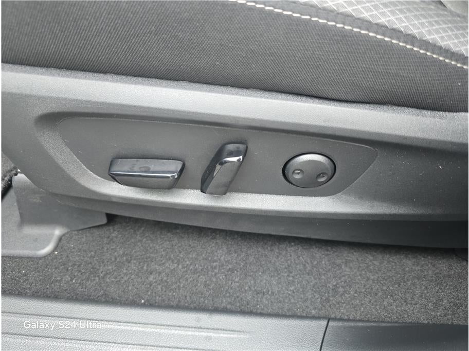 2025 Nissan Pathfinder SV Sport Utility 4D