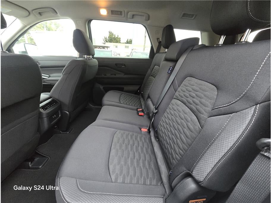 2025 Nissan Pathfinder SV Sport Utility 4D