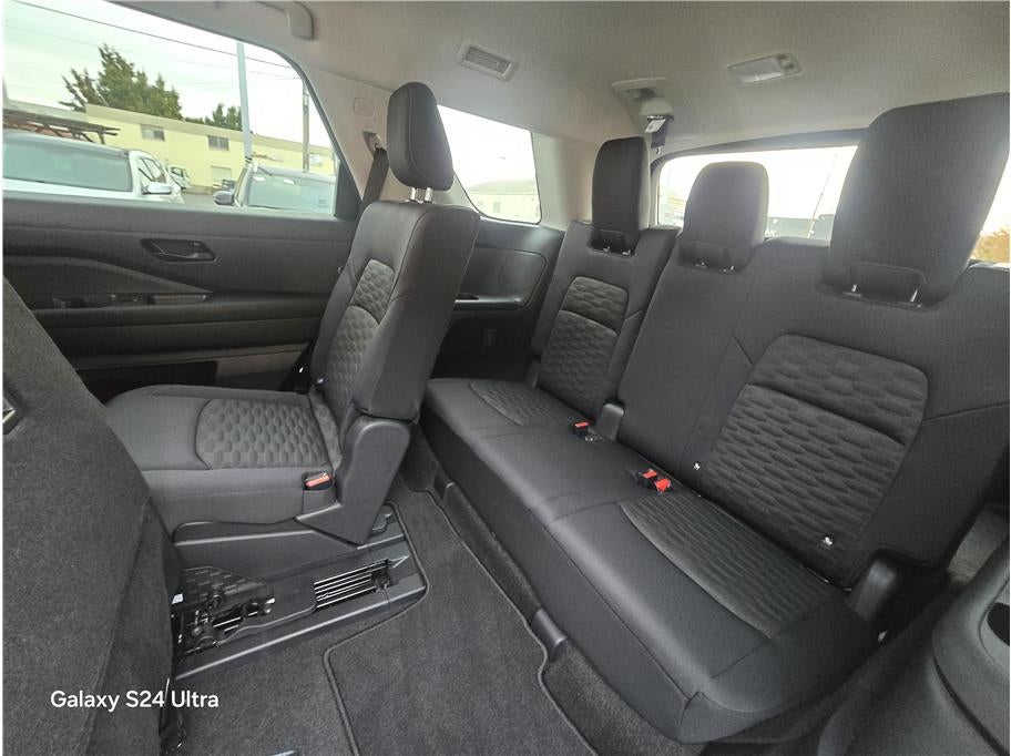 2025 Nissan Pathfinder SV Sport Utility 4D