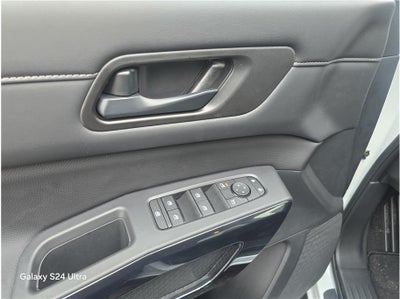 2025 Nissan Pathfinder SV Sport Utility 4D