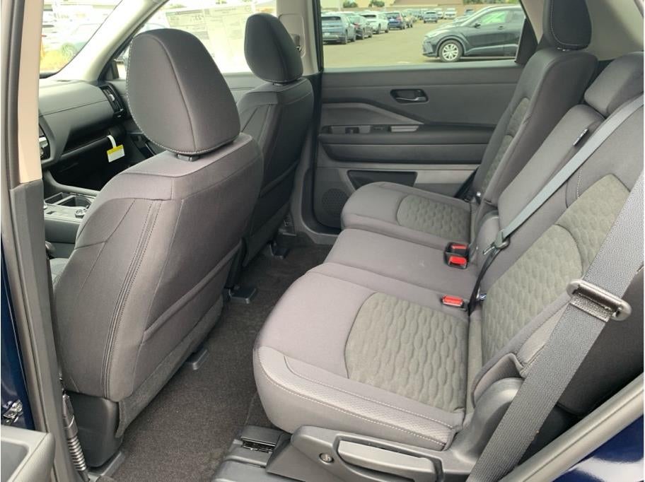 2026 Nissan Pathfinder SV Sport Utility 4D