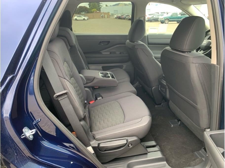 2026 Nissan Pathfinder SV Sport Utility 4D