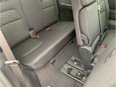 2026 Nissan Pathfinder SV Sport Utility 4D