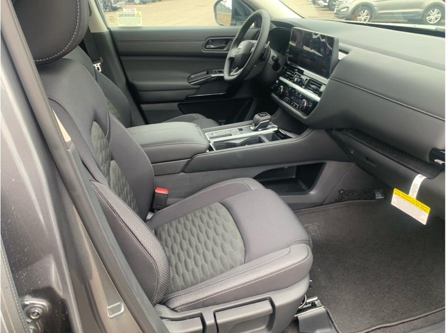 2026 Nissan Pathfinder SV Sport Utility 4D