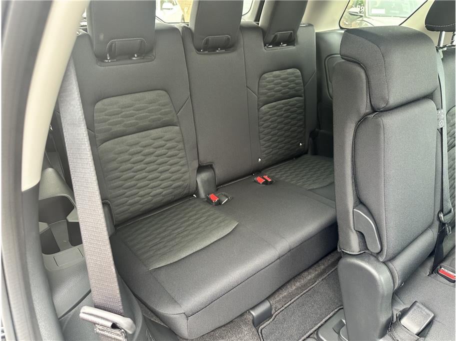 2026 Nissan Pathfinder SV Sport Utility 4D