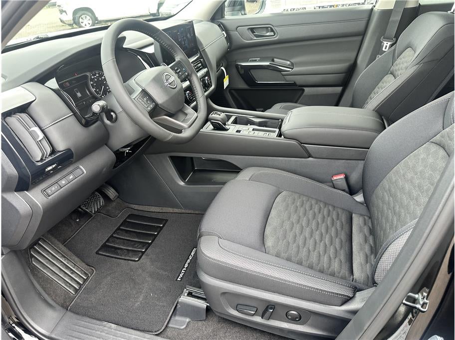 2026 Nissan Pathfinder SV Sport Utility 4D
