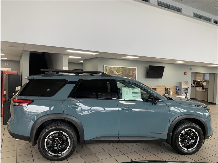 2026 Nissan Pathfinder SV Sport Utility 4D