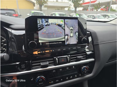 2025 Nissan Pathfinder SL Sport Utility 4D