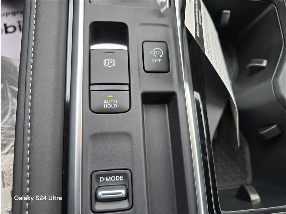 2025 Nissan Pathfinder SL Sport Utility 4D