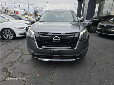 2025 Nissan Pathfinder SL Sport Utility 4D