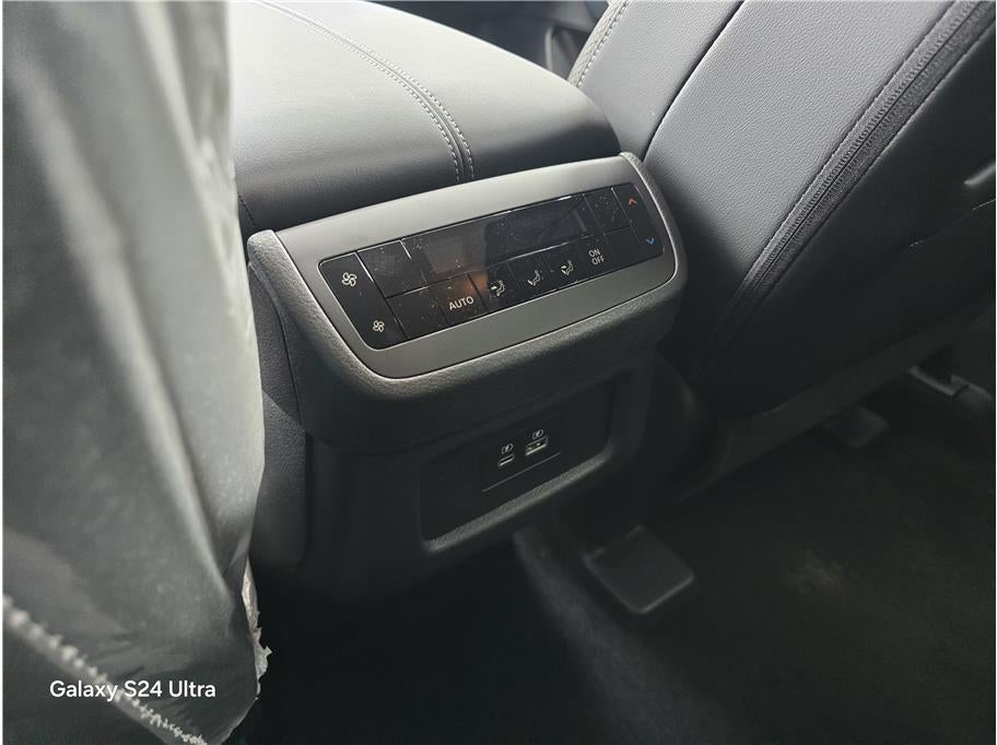 2025 Nissan Pathfinder SL Sport Utility 4D